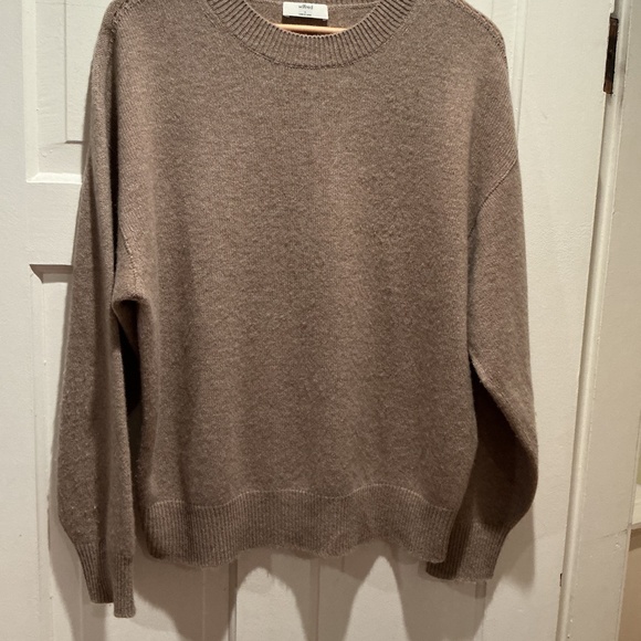 Cashmere Wilfred sweater. - Picture 3 of 3
